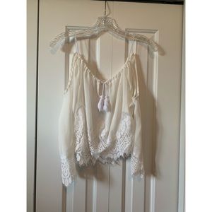 Medium white off shoulders shirt